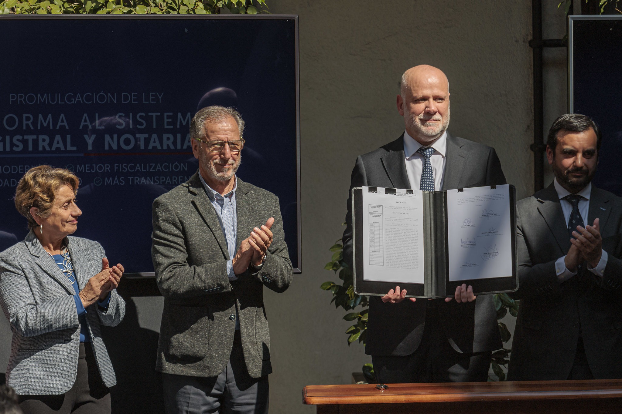 Gobierno promulgó Reforma al Sistema Notarial y Registral