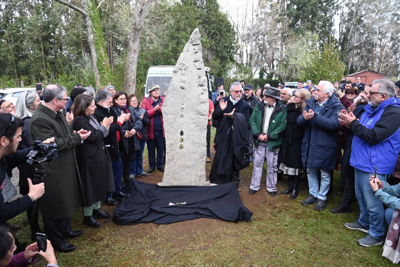 Valdivia inauguró escultura “11 de septiembre” en conmemoración...<span class="font-thin text-xs"> [Leer más]</span>