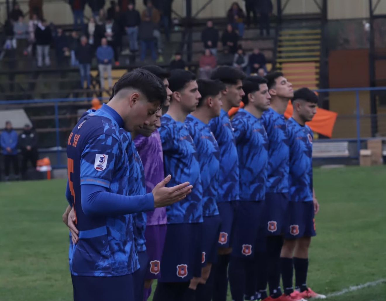 Futbolistas de Tercera División B enfrentan bajos salarios...<span class="font-thin text-xs"> [Leer más]</span>