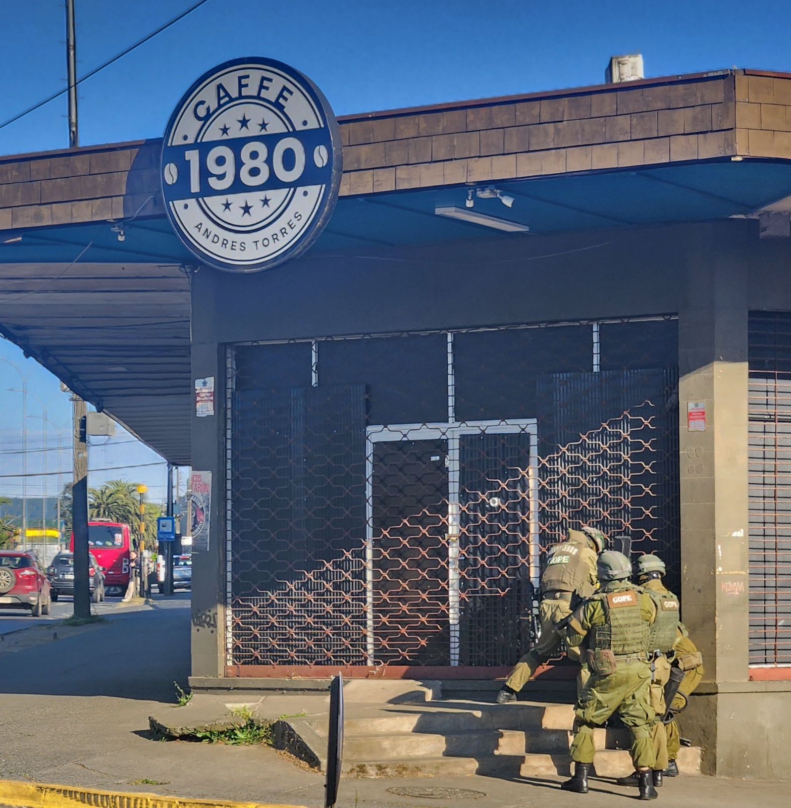 Clausuran conocido local clandestino tras allanamiento en Valdivia