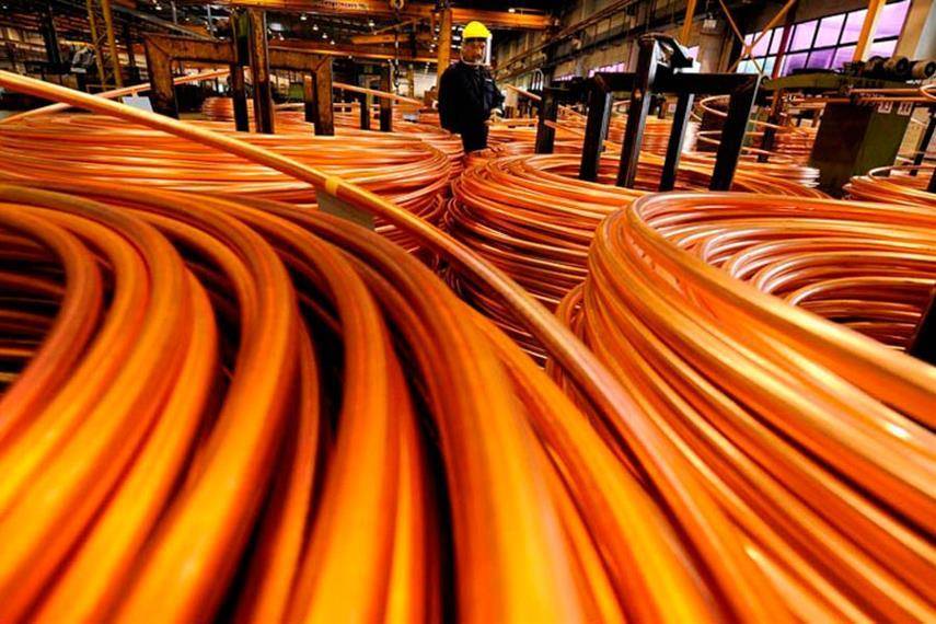 Economía chilena consolida su alza: Cobre histórico, más...<span class="font-thin text-xs"> [Leer más]</span>