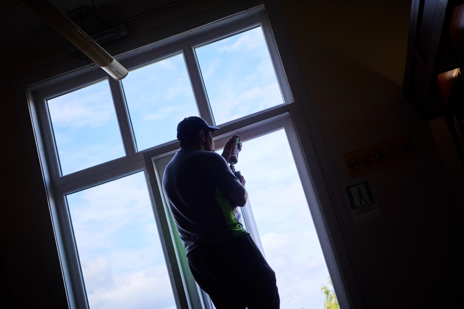 Realizaron recambio de ventanas en histórica biblioteca pública de Valdivia, cambiando por primera vez su materialidad