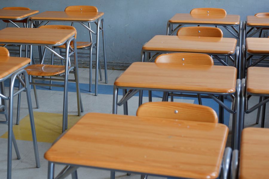 Detienen en Mariquina a estudiante que dejó cuatro compañeros lesionados tras activar petardo y a otro alumno por amenaza de tiroteo en colegio de Panguipulli