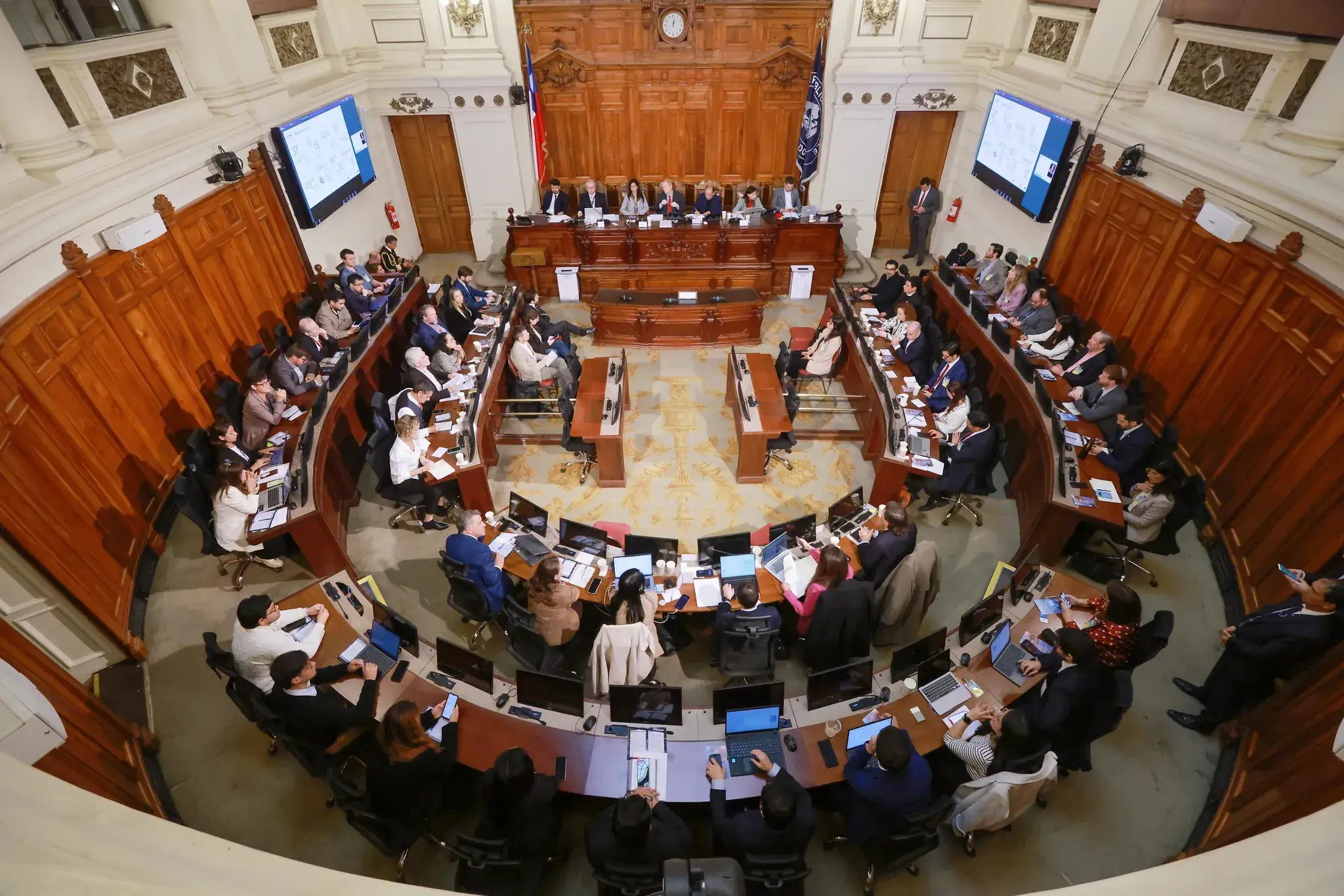Inteligencia Artificial: Especialistas de la industria, la academia y sector público debaten sobre nueva legislación