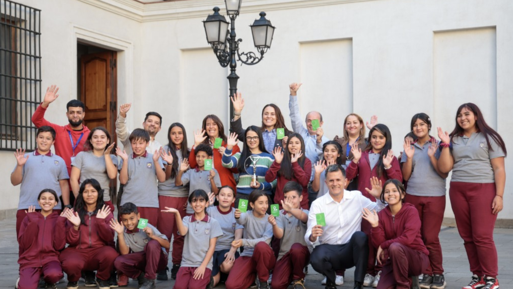 Ministra Duco y Primera Dama reciben a “Fundación...<span class="font-thin text-xs"> [Leer más]</span>