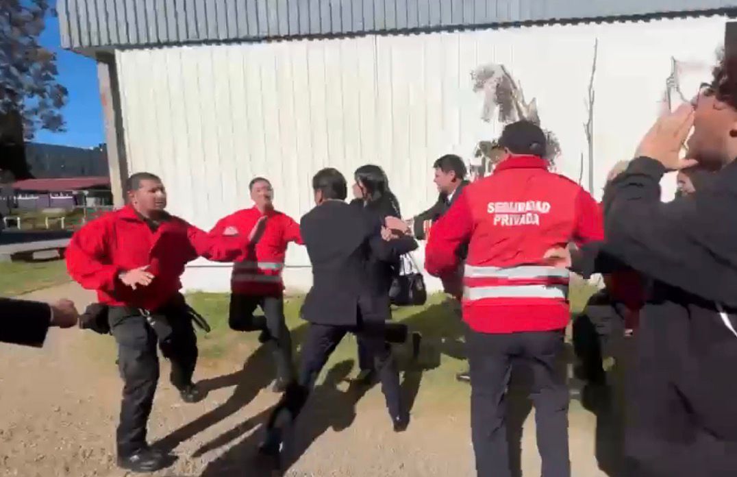 Identifican a tres principales involucrados en agresión a...<span class="font-thin text-xs"> [Leer más]</span>