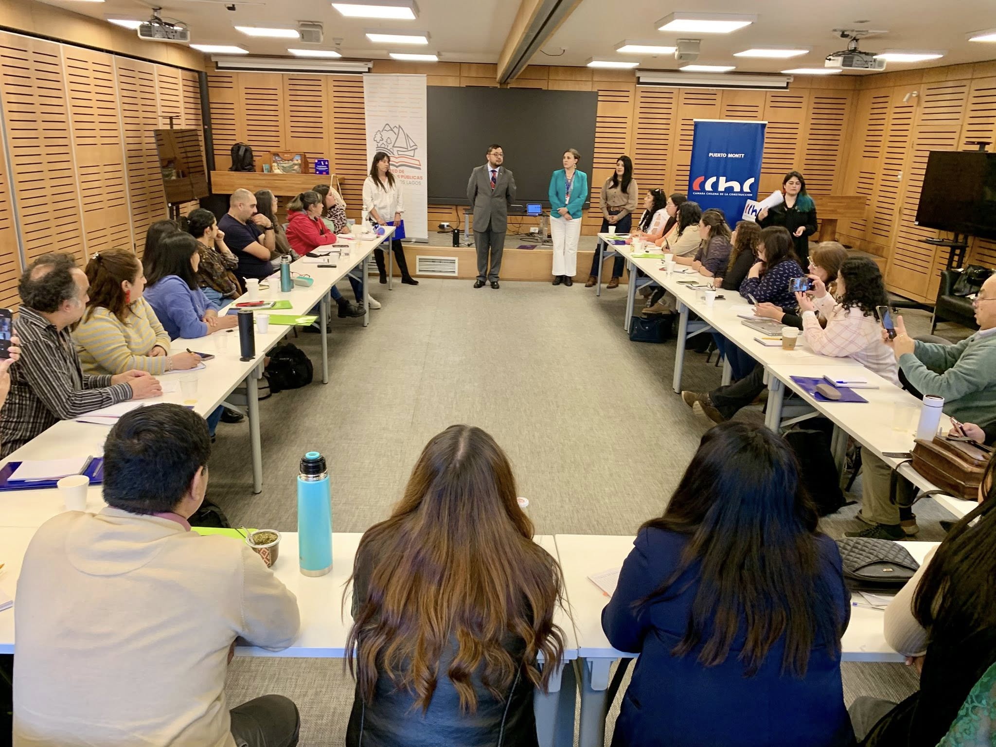 Los Lagos fortalece el fomento lector con encuentro...<span class="font-thin text-xs"> [Leer más]</span>