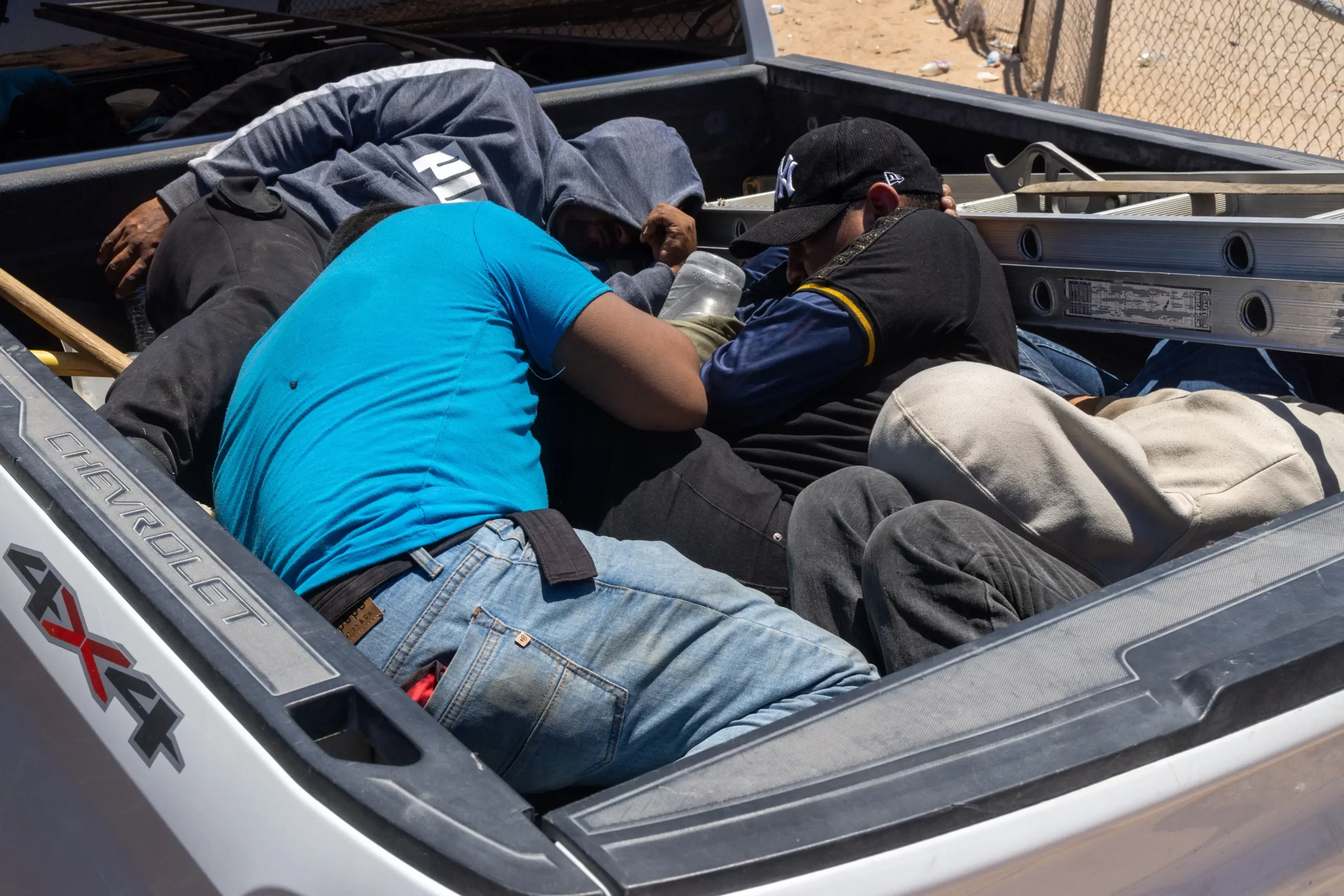 Despachan con informe negativo proyecto que tipifica como delito el ingreso irregular