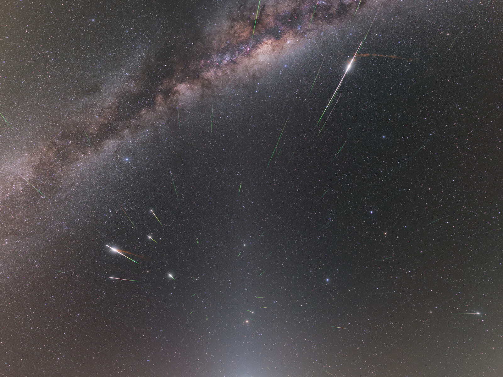 Eta Acuáridas 2026: Cómo observar la próxima lluvia de meteoros visible desde Chile