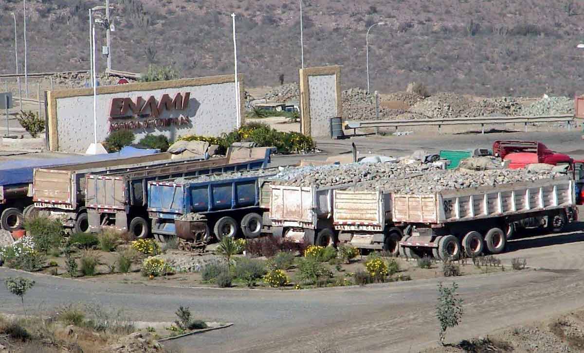 Revisan cambios a Enami y estancamiento de la pequeña minería
