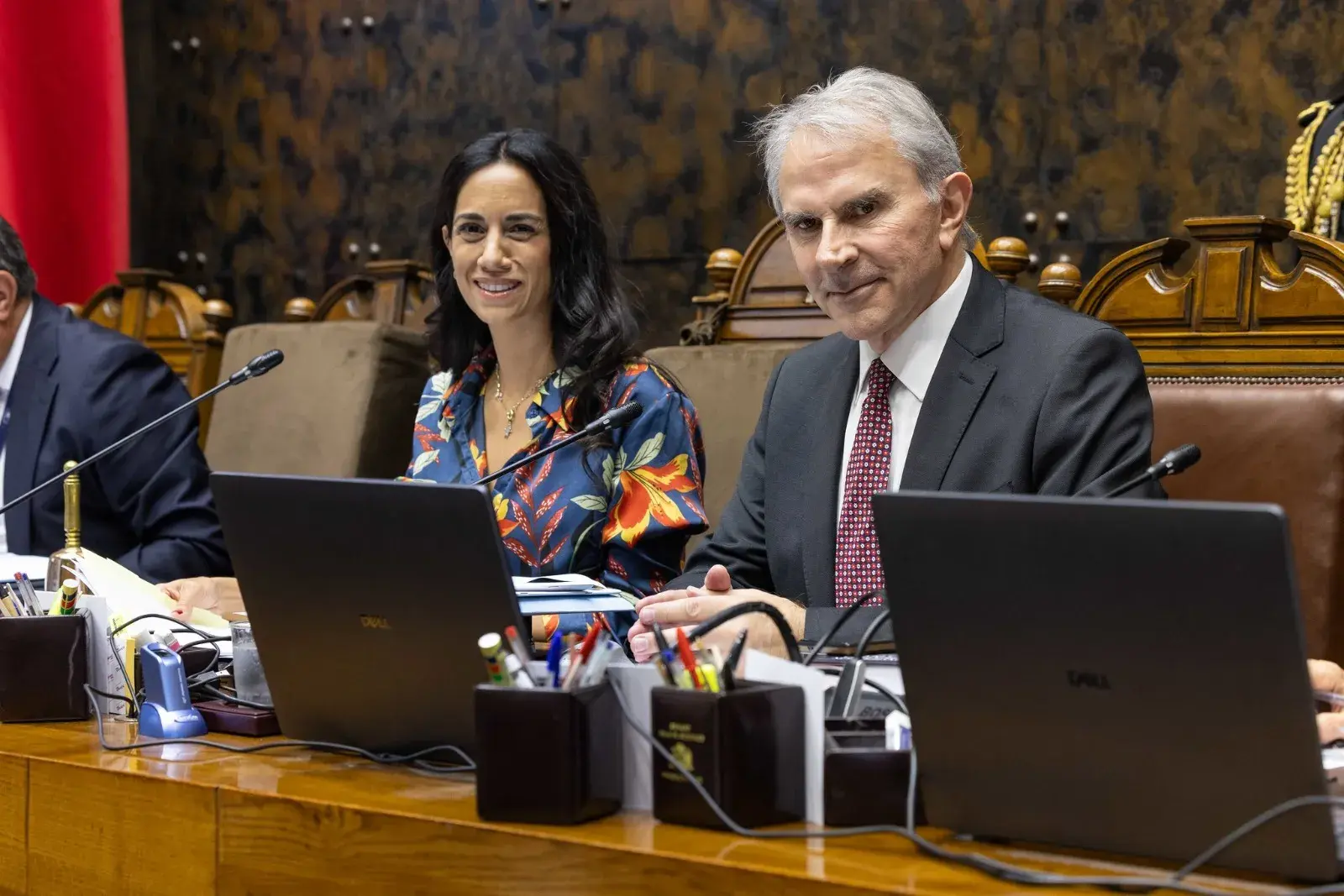 Mesa del Senado llama a debatir con respeto y altura de miras los grandes temas del país