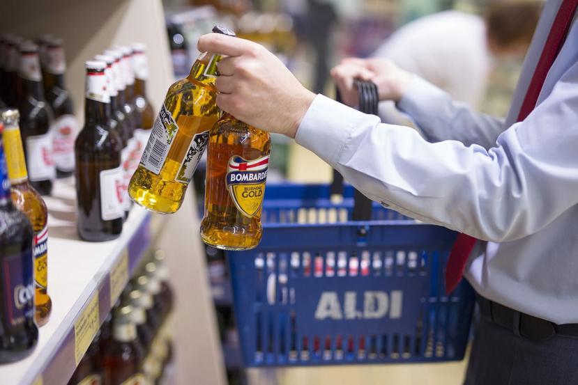 Debaten proyecto para fiscalizar la venta de alcohol en plataformas digitales