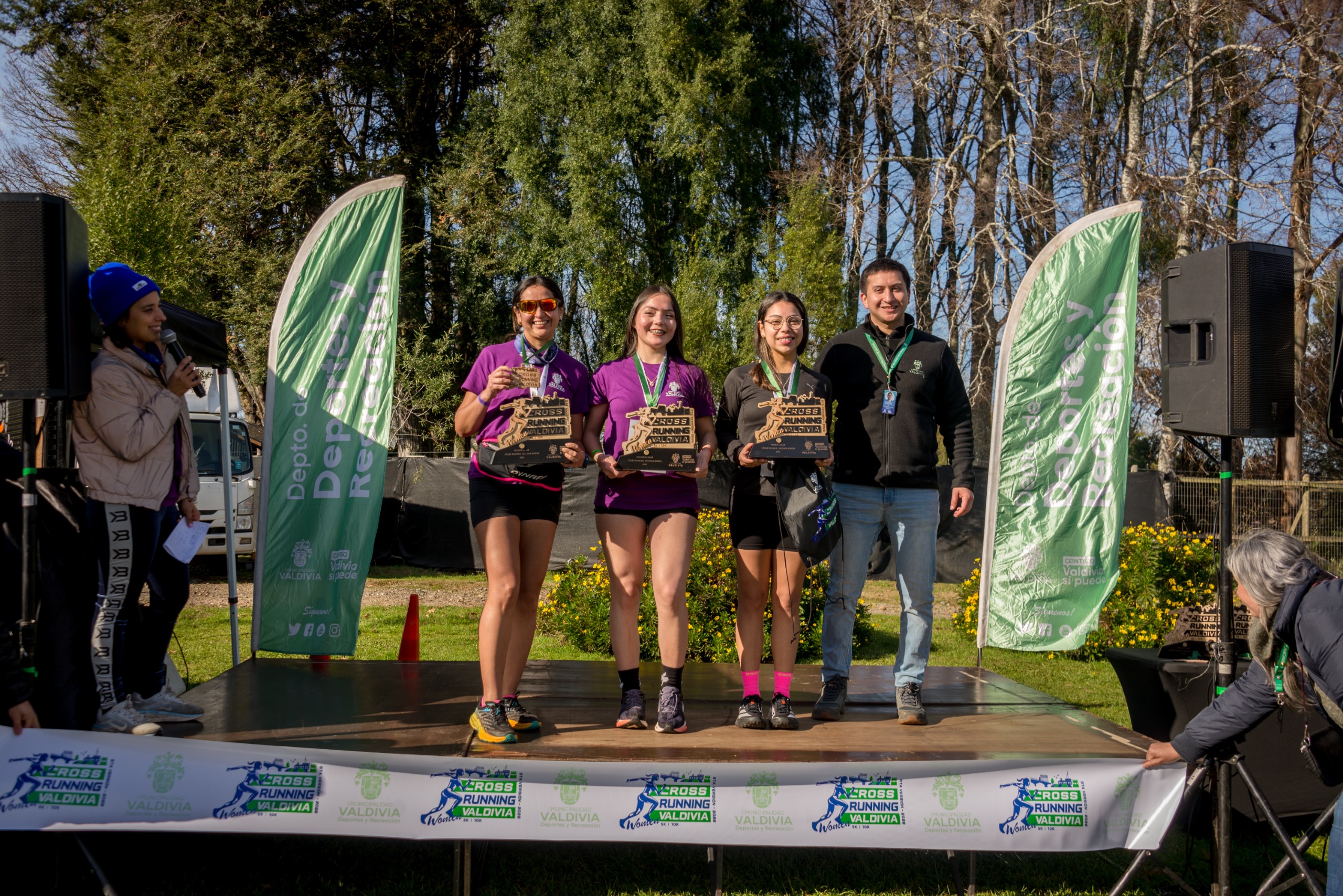 Cerca de 200 mujeres participaron en la quinta versión del Cross Running Women en Valdivia
