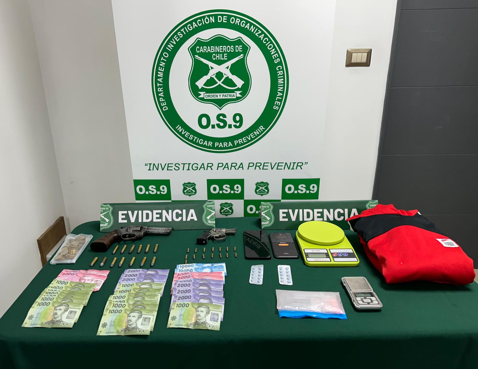 Carabineros detuvo a dos imputados por homicidio frustrado, infracción a la Ley de Control de Armas y microtráfico en Valdivia
