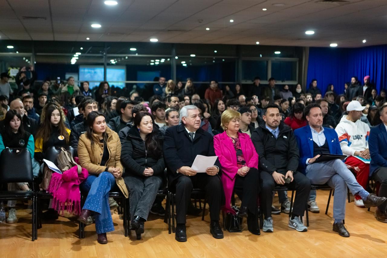Puerto Montt lanzó la primera Beca Deportiva Municipal