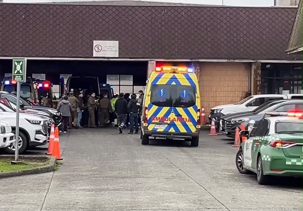 Dos carabineros en riesgo vital tras operativo en...<span class="font-thin text-xs"> [Leer más]</span>