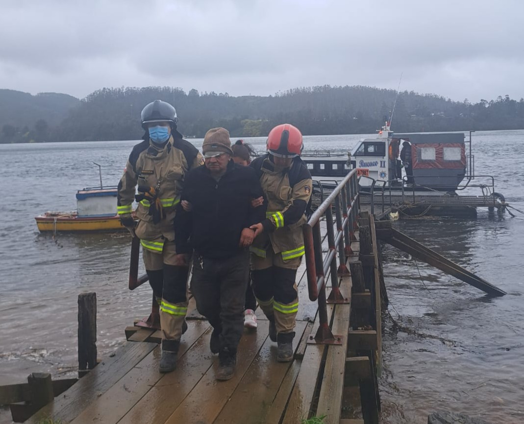 Corral: Vecino de Isla del Rey resulta lesionado tras desprendimiento de techo provocado por fuertes vientos