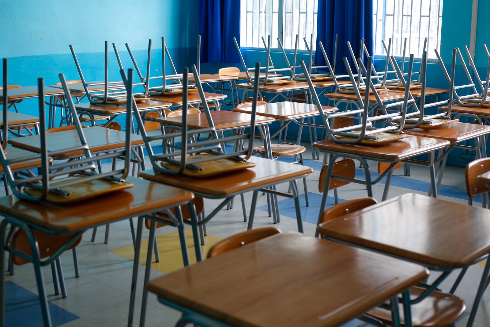 Riña al interior de liceo involucró a seis...<span class="font-thin text-xs"> [Leer más]</span>