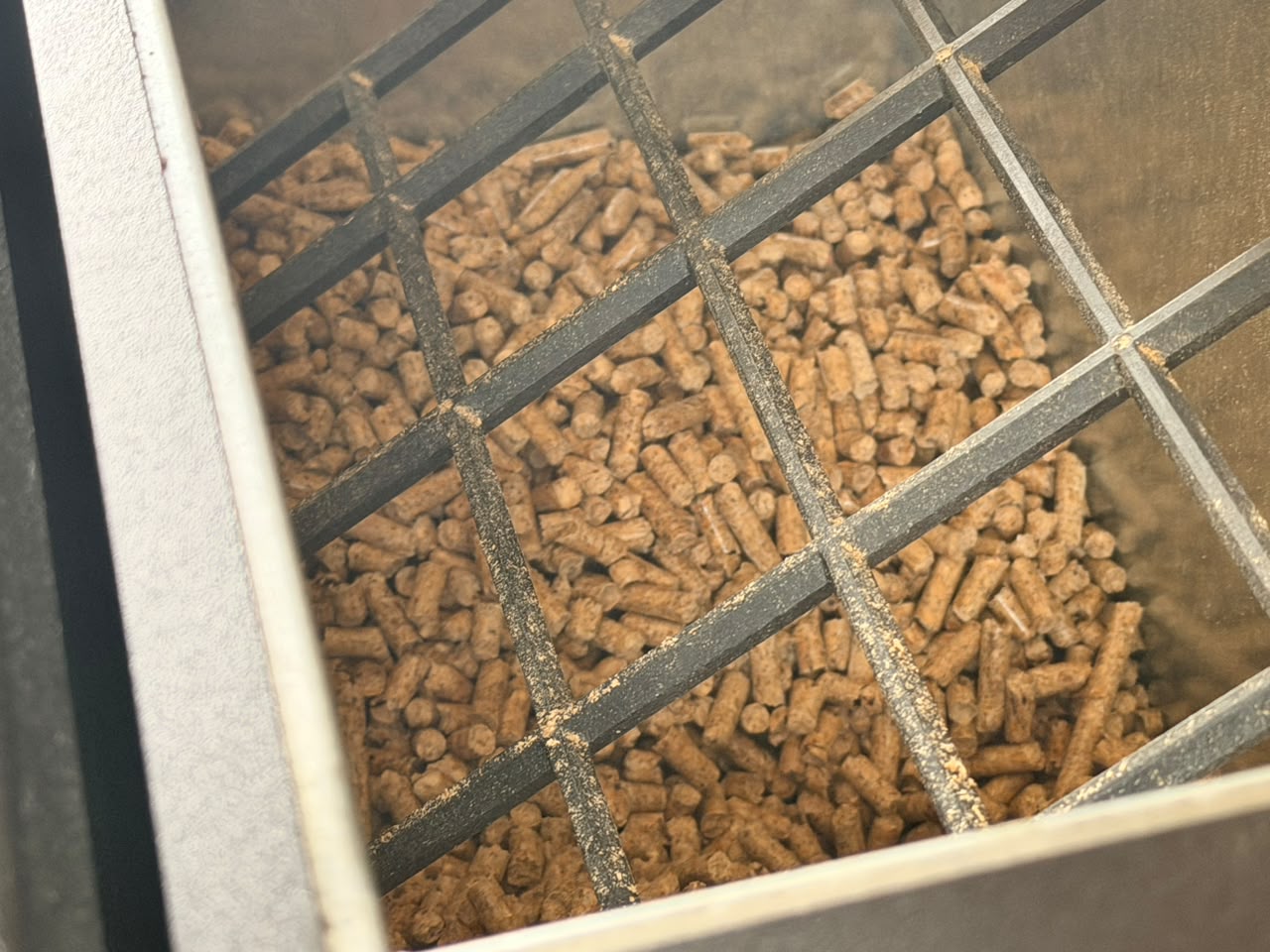 Alta demanda genera dificultades para conseguir pellet en Valdivia y la Región de Los Ríos
