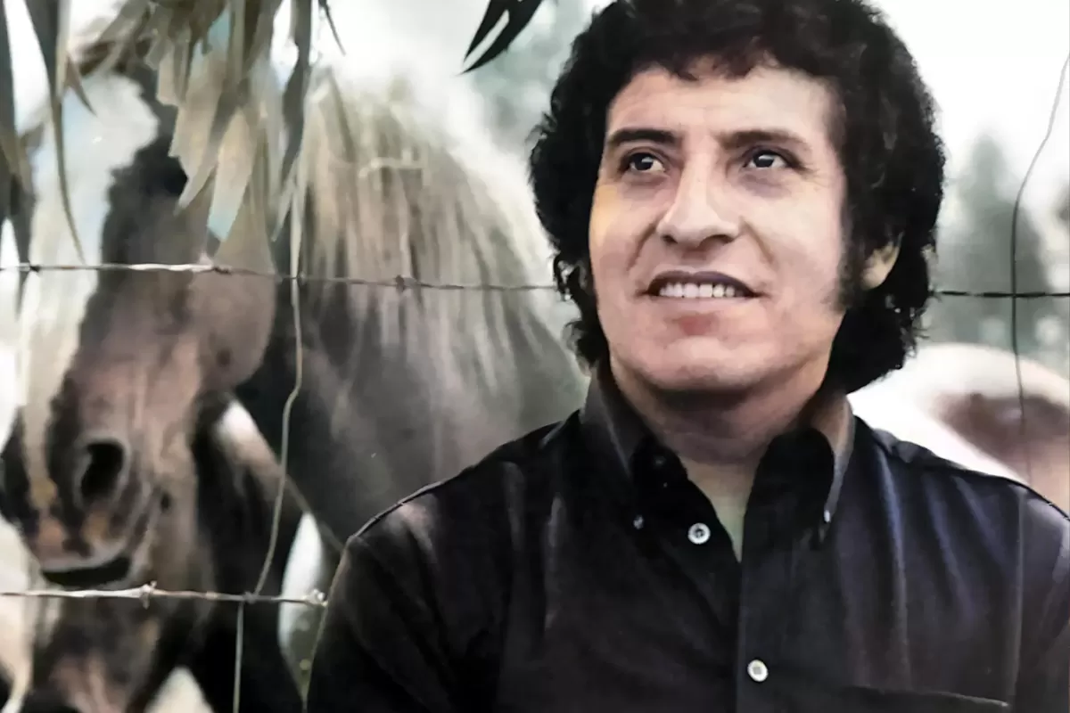 A 53 años del asesinato de Víctor Jara:...<span class="font-thin text-xs"> [Leer más]</span>