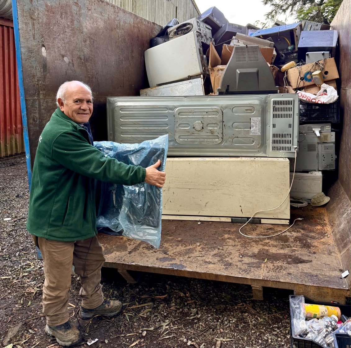 Campaña de reciclaje en la costa valdiviana recolectó...<span class="font-thin text-xs"> [Leer más]</span>
