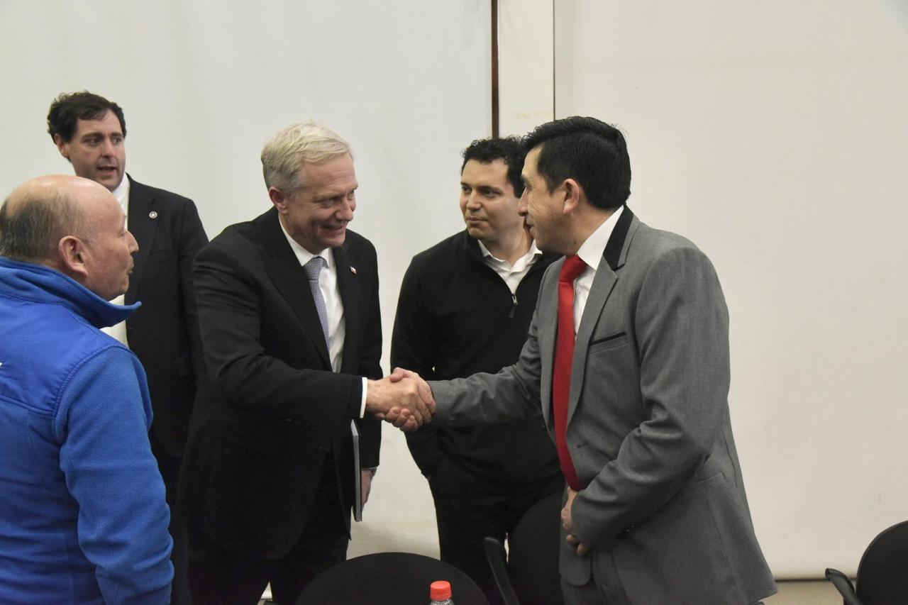 Alcalde de Paillaco logró compromiso del Presidente Kast para intervenir con urgencia la Ruta T-206