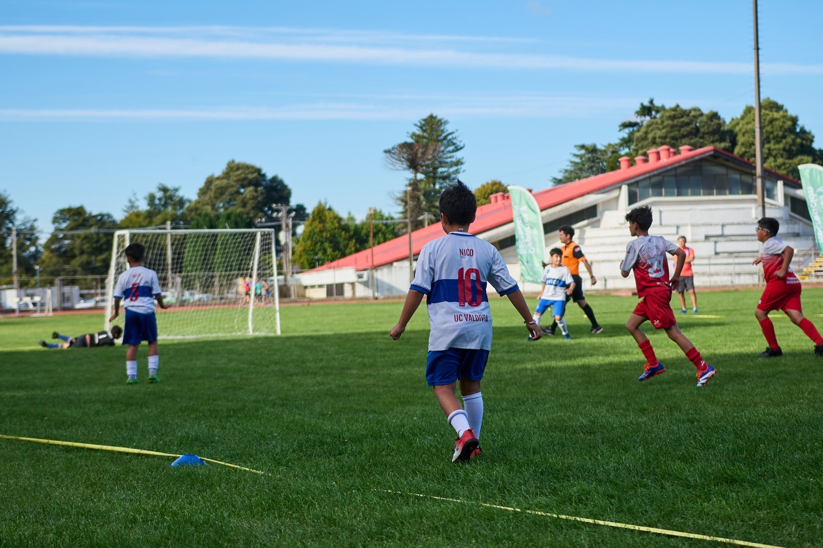 Valdivia: Impulsan espacios deportivos seguros con capacitación sobre derechos de la niñez