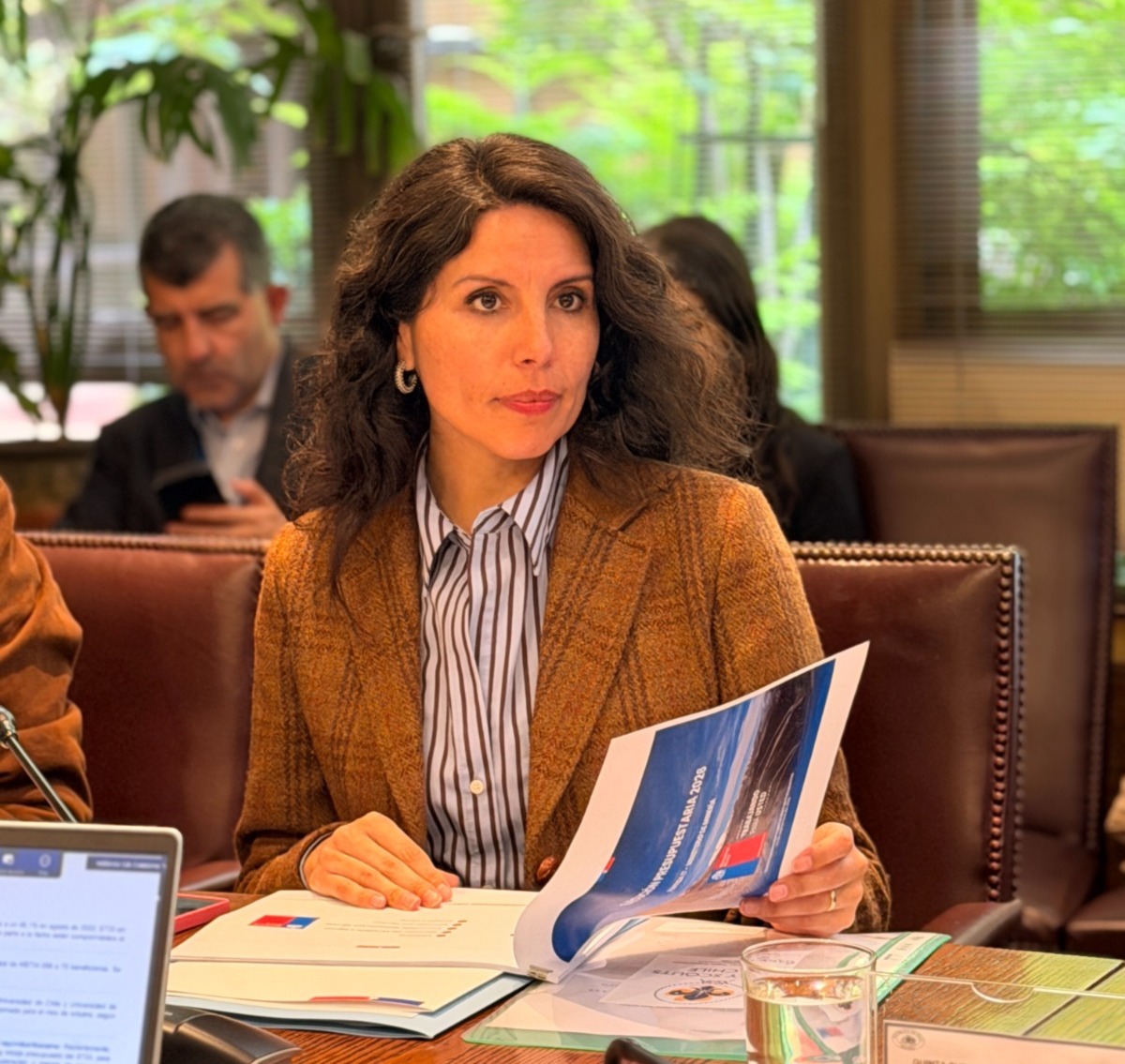 Senadora Gatica acude a Contraloría y CMF para frenar apuestas online y advierte que están generando un daño a la salud mental