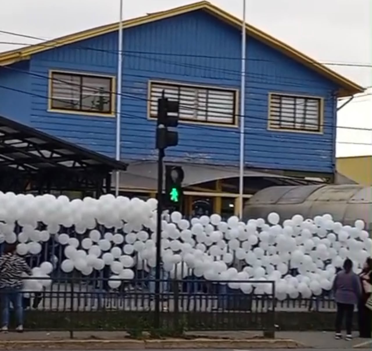 Conmoción en Valdivia: Estudiante de 13 años falleció...<span class="font-thin text-xs"> [Leer más]</span>